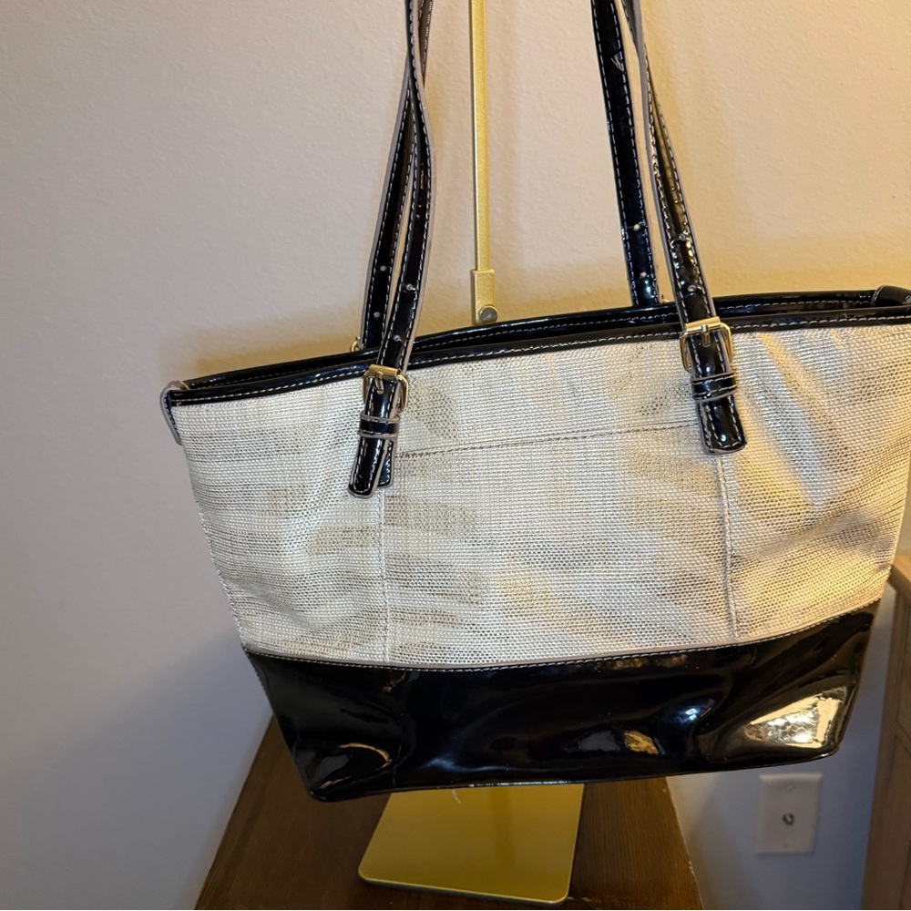 Anne Klein - Elegant Black and Cream Large Purse or Tote - Picture 5 of 10